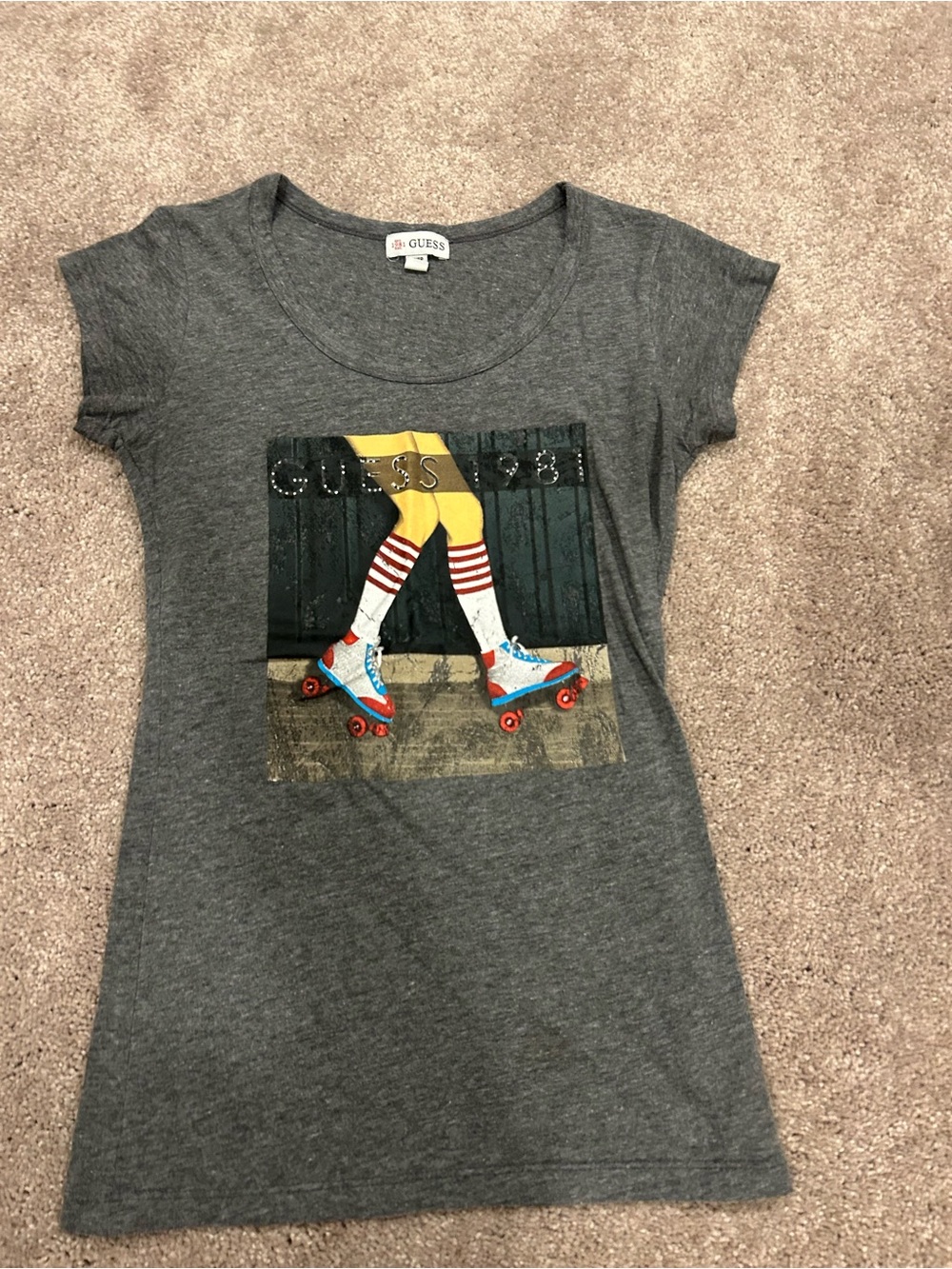 GUESS Gray Graphic Tee